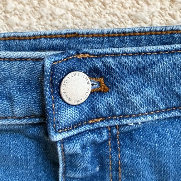 ✨ NWT Ann Taylor Column Denim Skirt (Size 12) - Picture 4 of 8
